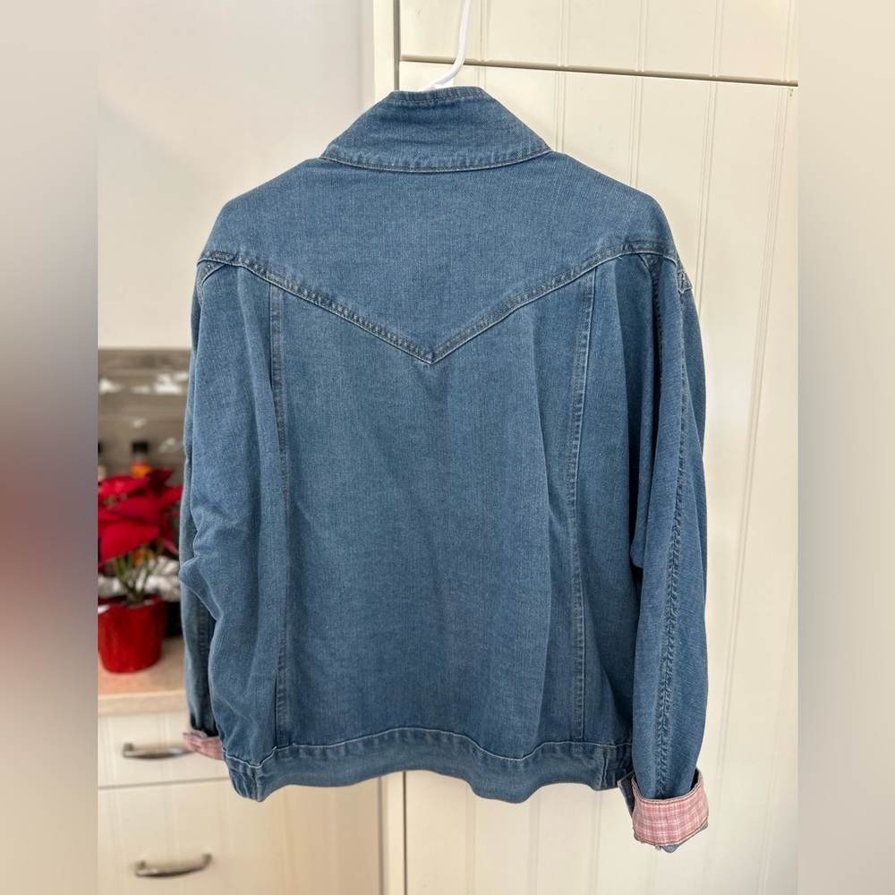 Jean Jacket with the Cutest Detailing - Picture 2 of 6
